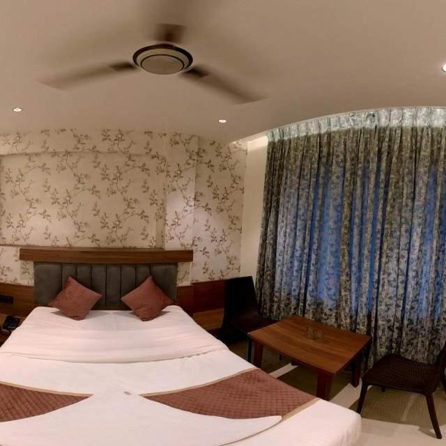 Hotel India Gate Narhe, プネ エクステリア 写真