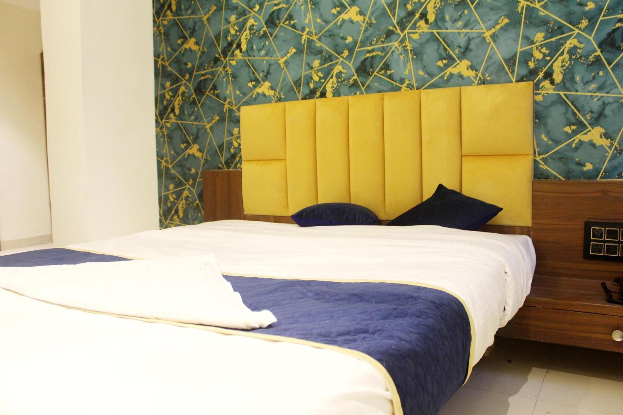 Hotel India Gate Narhe, プネ エクステリア 写真