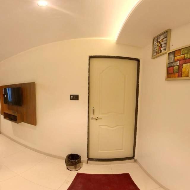 Hotel India Gate Narhe, プネ エクステリア 写真