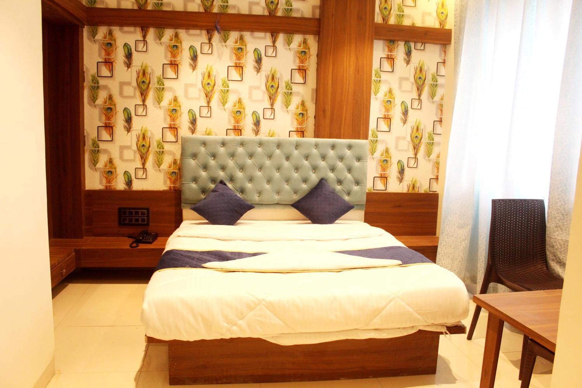 Hotel India Gate Narhe, プネ エクステリア 写真