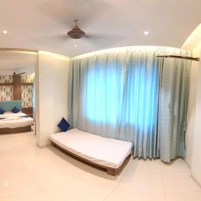 Hotel India Gate Narhe, プネ エクステリア 写真