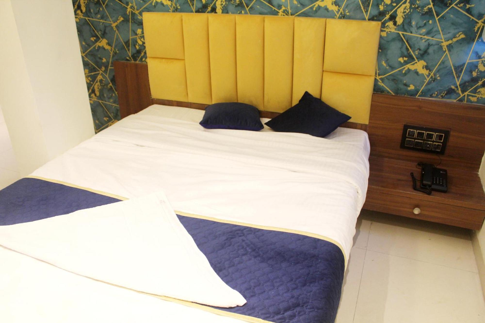 Hotel India Gate Narhe, プネ エクステリア 写真